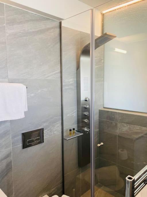 אתונה Luxury Maisonette With Shared Pool מראה חיצוני תמונה
